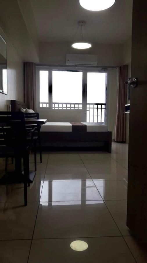 Studio Unit At The Breeze Residences Manila Exterior foto