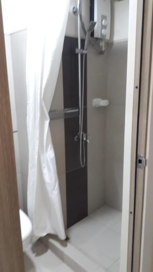 Studio Unit At The Breeze Residences Manila Exterior foto
