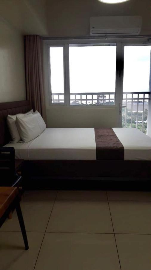 Studio Unit At The Breeze Residences Manila Exterior foto