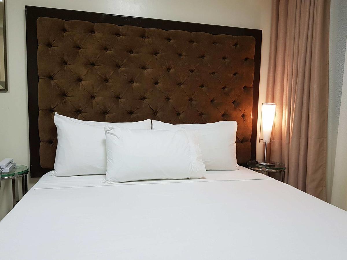 Studio Unit At The Breeze Residences Manila Exterior foto